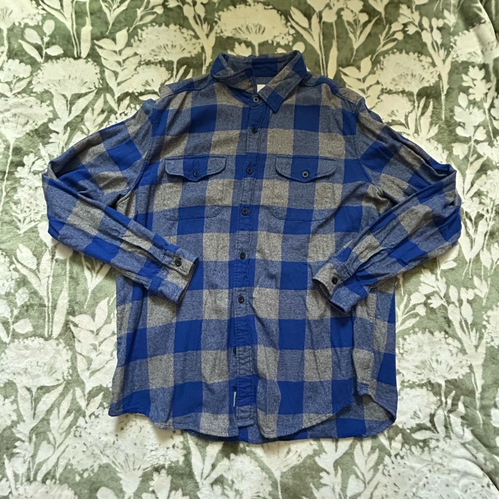 American Eagle Outfitters Blue and Gray Casual Button Down Shirt